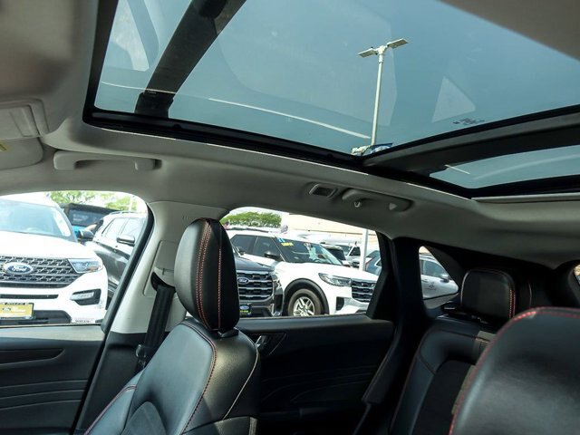 Certified 2022 Ford Escape SEL w/ SEL Stealth AWD Package image 13
