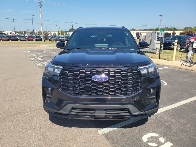 Certified 2025 Ford Explorer ST-Line w/ ST-Line Street Pack AWD/4WD image 2