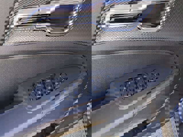 Used 2025 Kia Sportage LX image 14