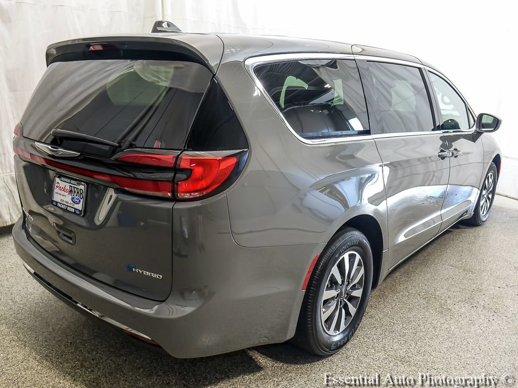 Used 2022 Chrysler Pacifica Touring-L FWD image 8