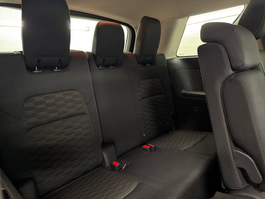 Used 2025 Nissan Pathfinder SV FWD image 30