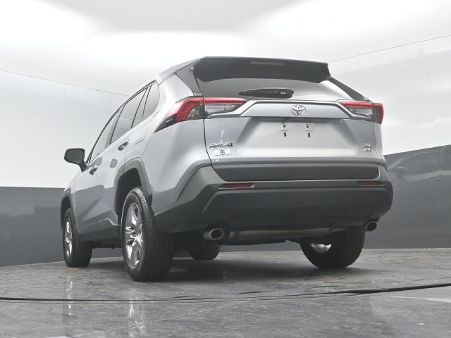 Used 2025 Toyota RAV4 XLE AWD/4WD image 23