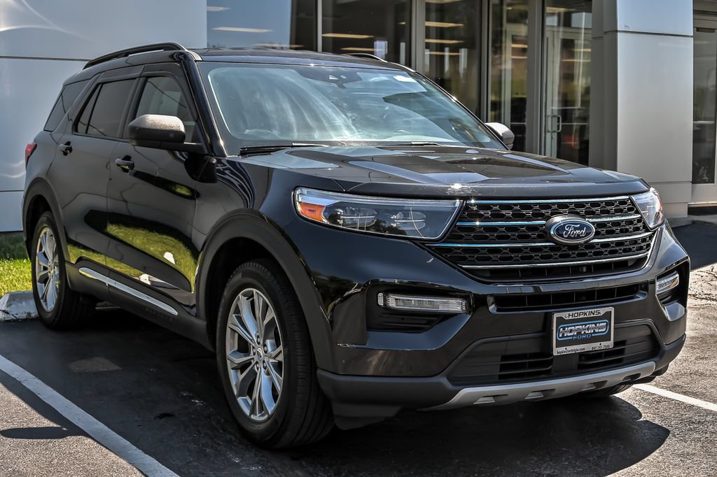 Certified 2023 Ford Explorer XLT w/ Equipment Group 202A AWD/4WD image 11