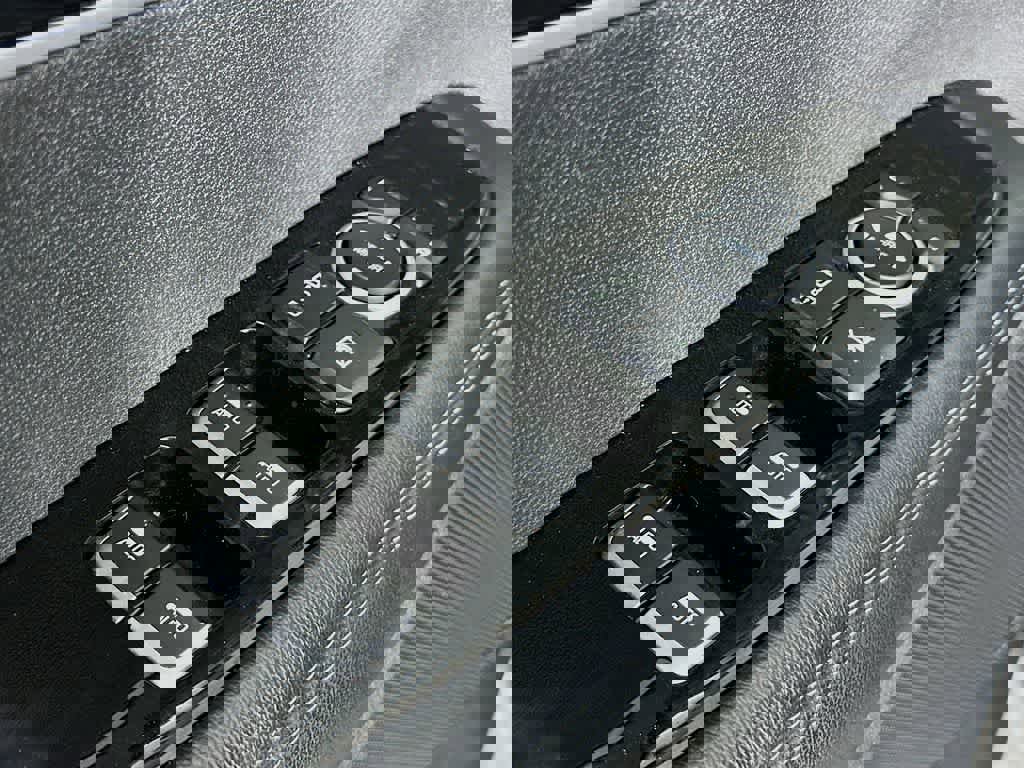 Used 2019 Kia Sorento SX image 30