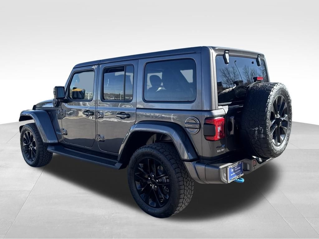 Used 2021 Jeep Wrangler Unlimited Sahara AWD/4WD image 5