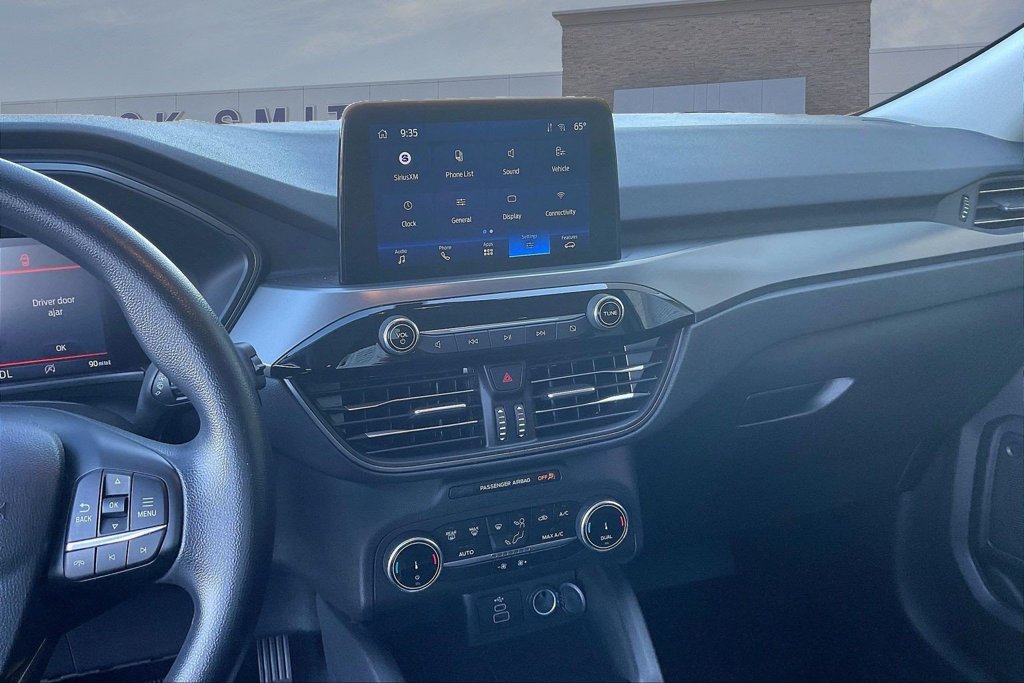 Certified 2025 Ford Escape Active AWD/4WD image 9