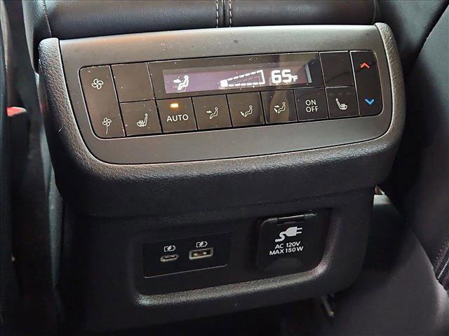 Used 2023 Nissan Pathfinder Platinum image 18