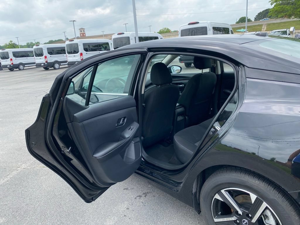 Used 2025 Nissan Sentra SV FWD image 27