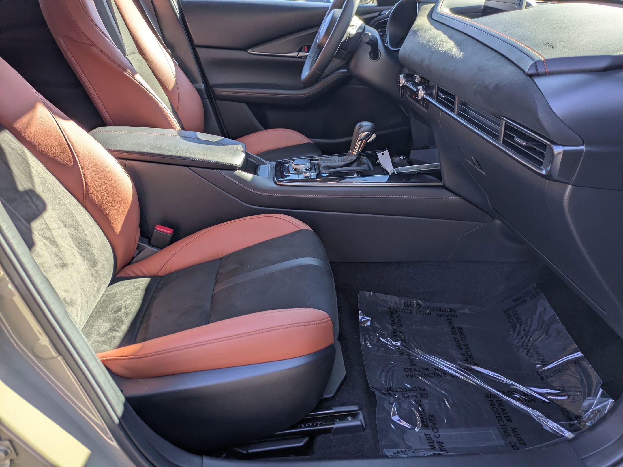 Used 2025 MAZDA CX-30 Carbon image 38