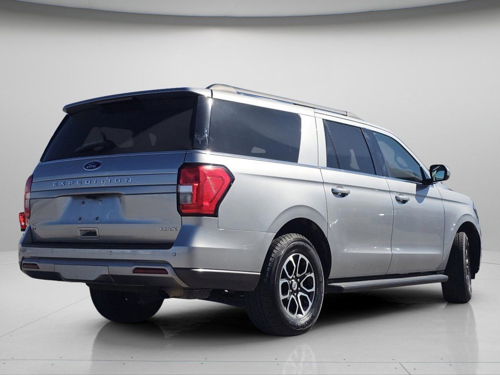Certified 2023 Ford Expedition Max XLT image 4