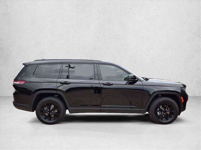 Used 2025 Jeep Grand Cherokee L Altitude AWD/4WD image 4