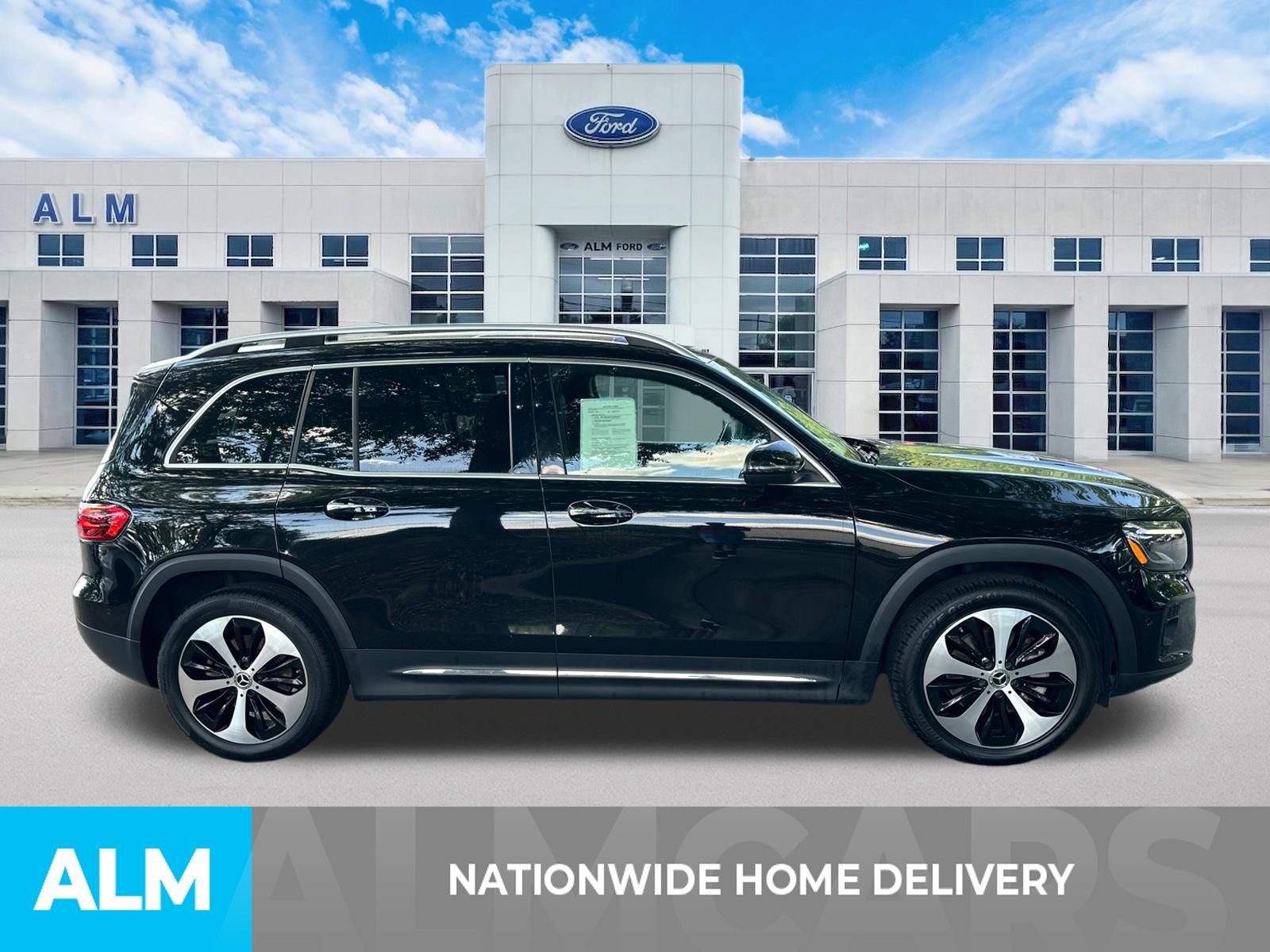Used 2025 Mercedes-Benz GLB 250 image 4