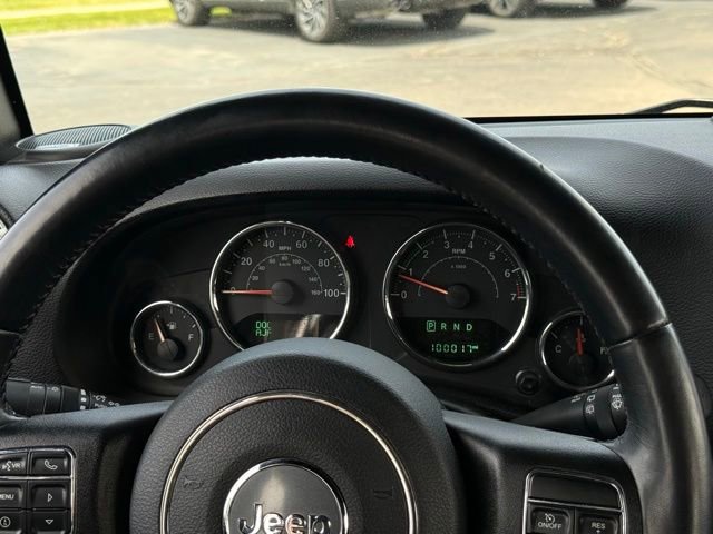 Used 2018 Jeep Wrangler Unlimited Sahara AWD/4WD image 6