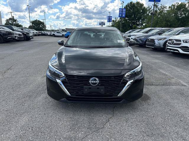 Used 2025 Nissan Sentra SV FWD image 2