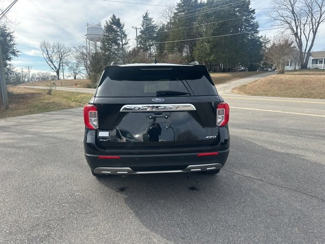 Certified 2022 Ford Explorer XLT w/ Equipment Group 202A image 4