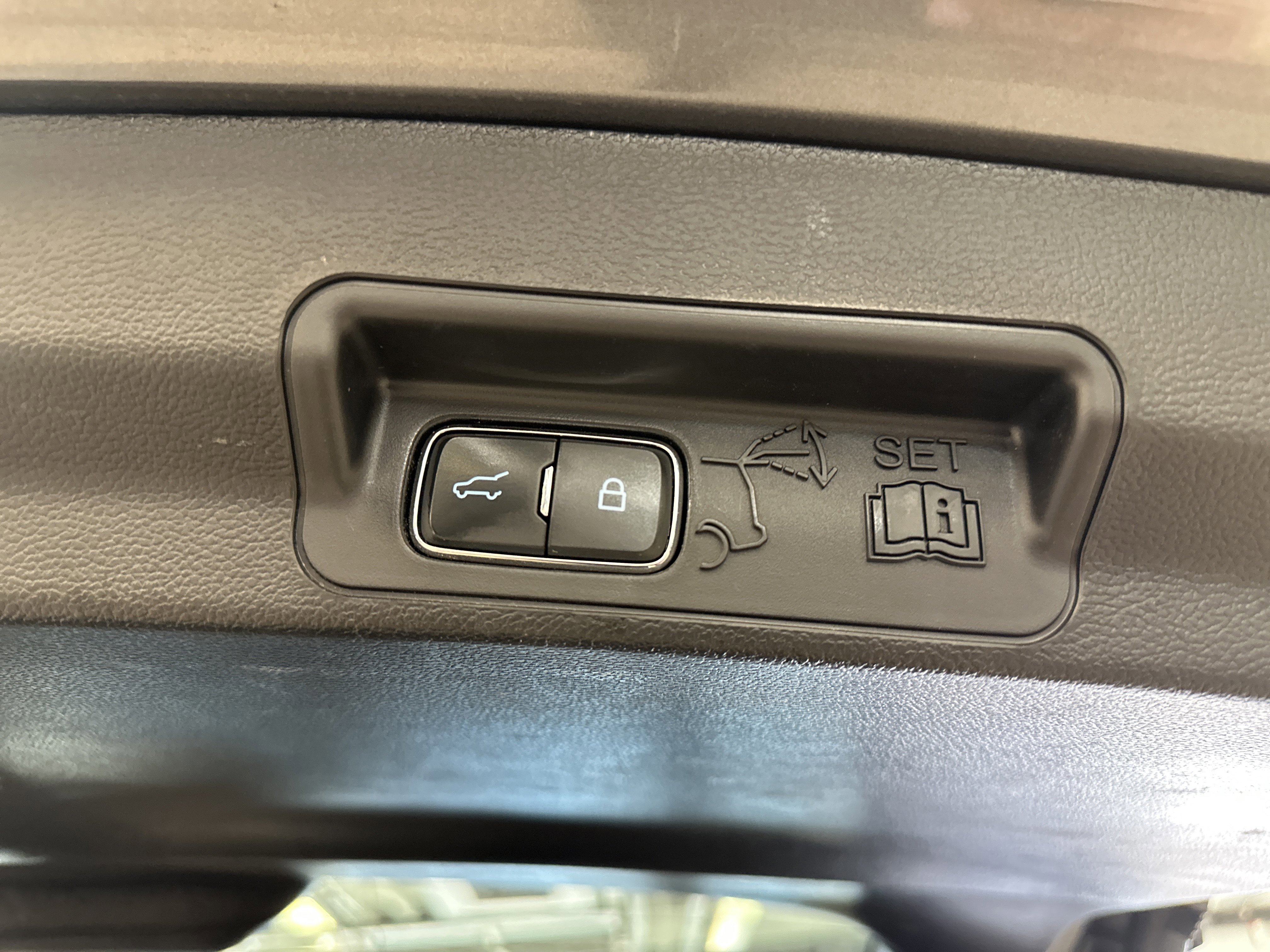 Certified 2023 Ford Explorer XLT w/ Equipment Group 202A image 31