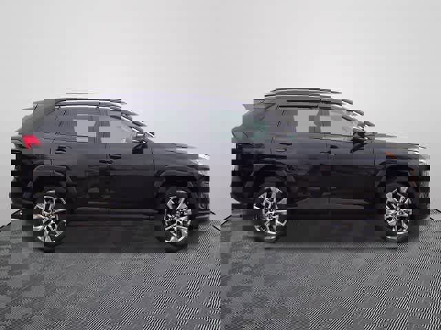 Used 2023 Toyota RAV4 XLE Premium image 4