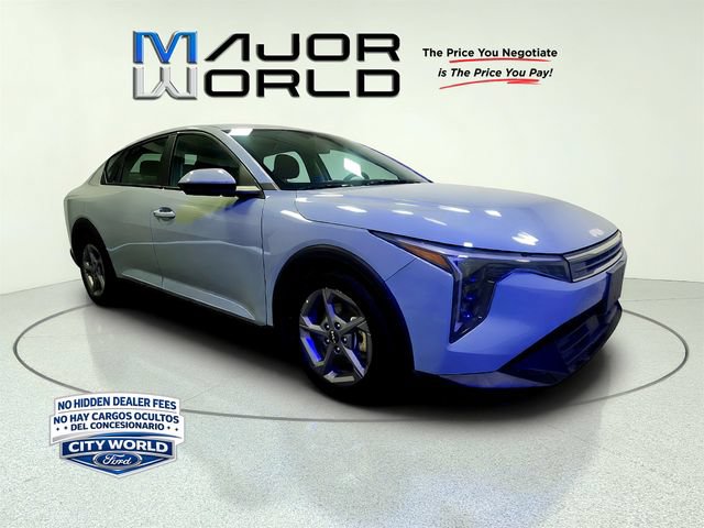 Used 2025 Kia K4 FWD image 2