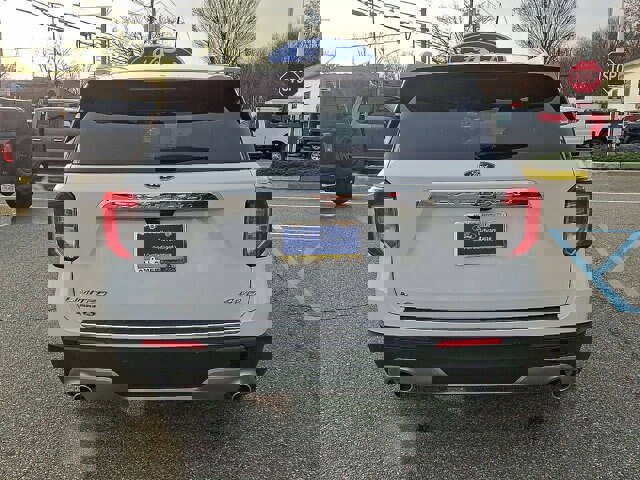 Certified 2022 Ford Explorer Limited w/ Equipment Group 301A image 7