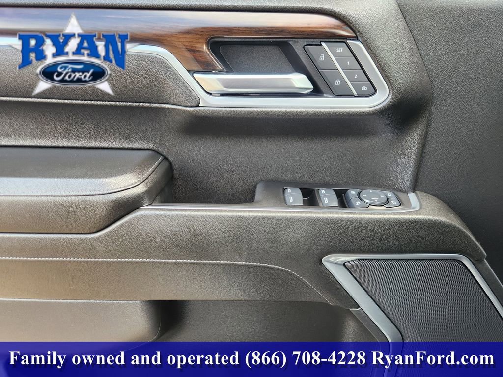 Used 2025 GMC Sierra 1500 SLT image 17