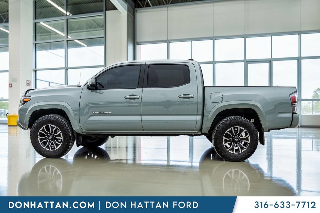 Used 2023 Toyota Tacoma TRD Sport w/ Technology Package AWD/4WD image 2