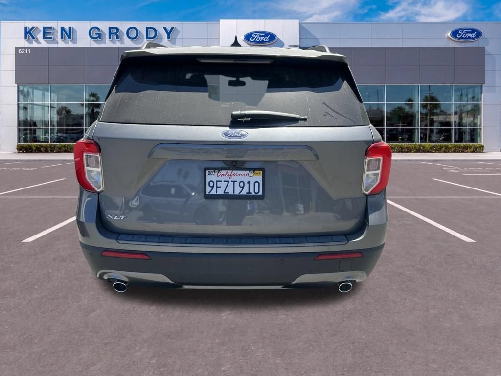 Certified 2023 Ford Explorer XLT w/ Equipment Group 202A RWD image 9