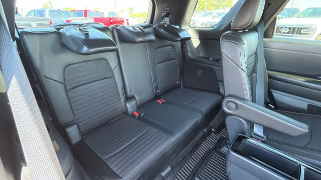 Used 2025 Nissan Pathfinder SV AWD/4WD image 14