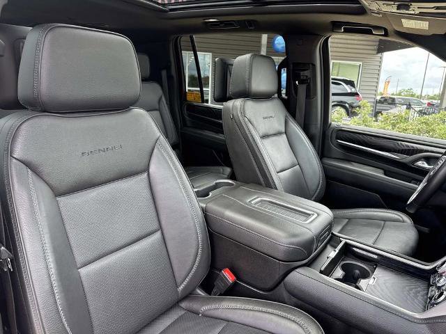 Used 2024 GMC Yukon XL Denali w/ Denali Reserve Package RWD image 14
