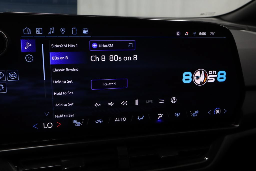 Used 2024 Chevrolet Equinox EV RS FWD image 3