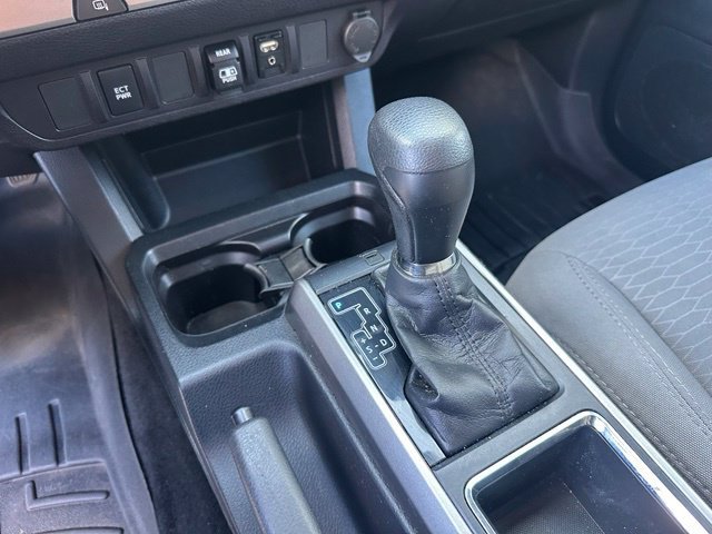 Used 2018 Toyota Tacoma SR5 RWD image 20