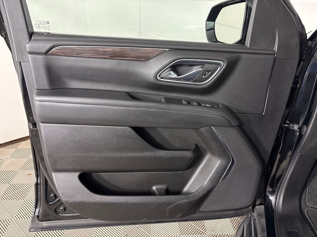 Used 2023 Chevrolet Suburban LS image 17