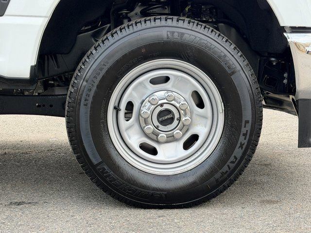 Certified 2025 Ford F250 XL w/ XL Chrome Package AWD/4WD image 30