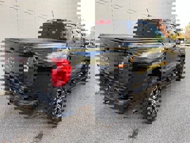 Used 2025 GMC Canyon AT4 w/ AT4 Premium Package image 7