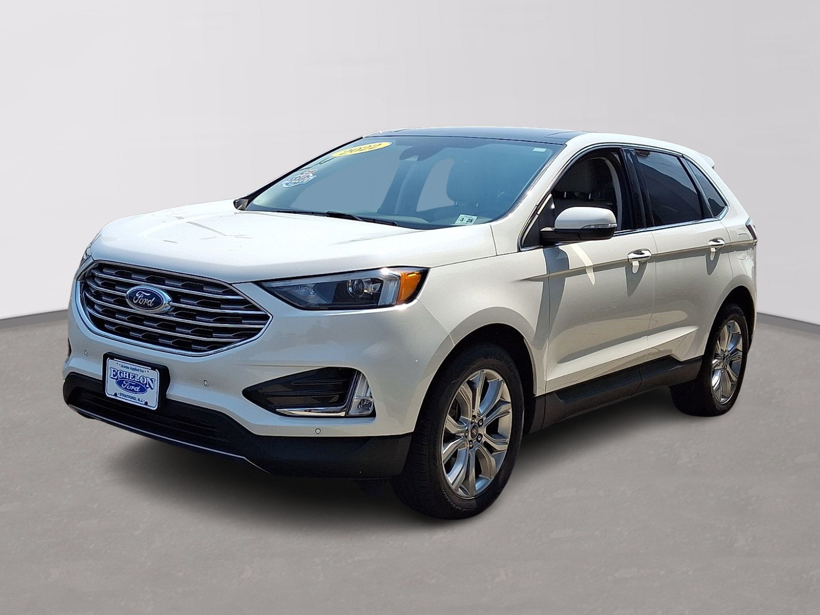 Certified 2022 Ford Edge Titanium AWD/4WD image 3
