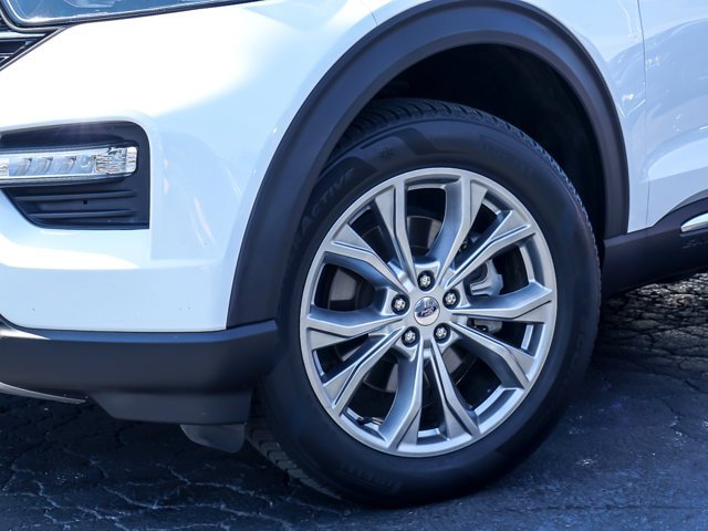 Certified 2020 Ford Explorer XLT w/ Equipment Group 202A AWD/4WD image 3
