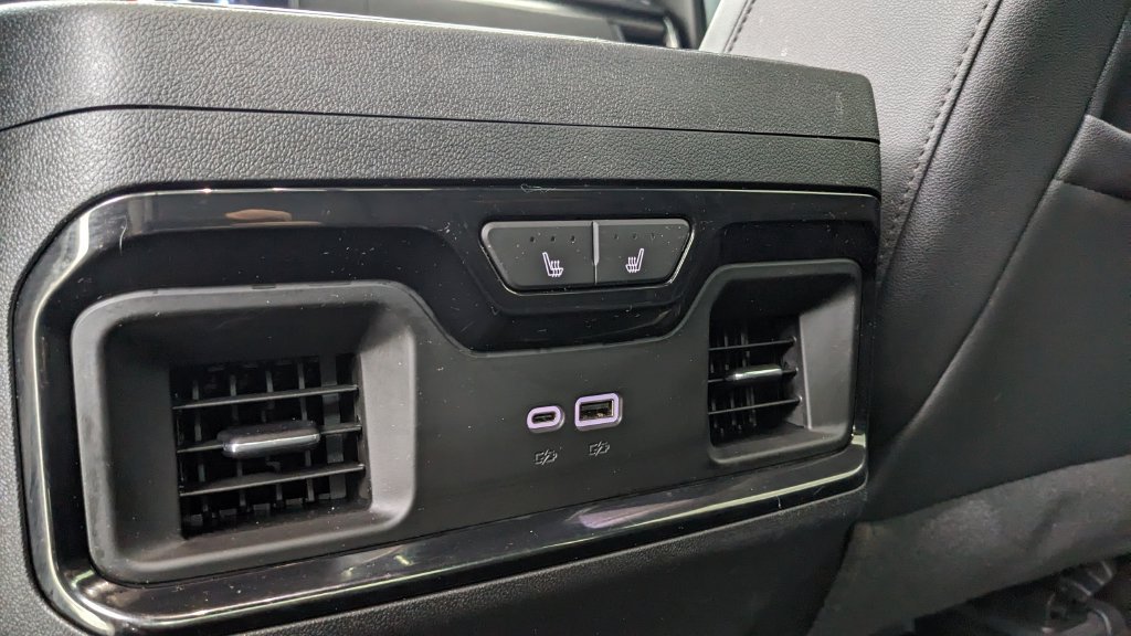 Used 2024 GMC Sierra 3500 AT4 w/ AT4 Premium Plus Package AWD/4WD image 34