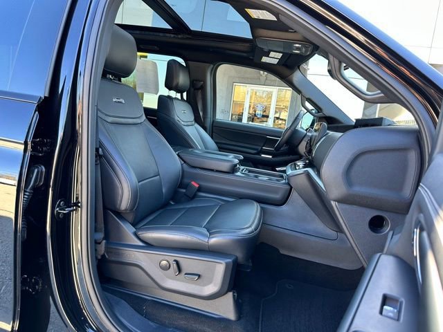 Certified 2025 Ford Expedition Max Platinum w/ Stealth Performance Package AWD/4WD image 70