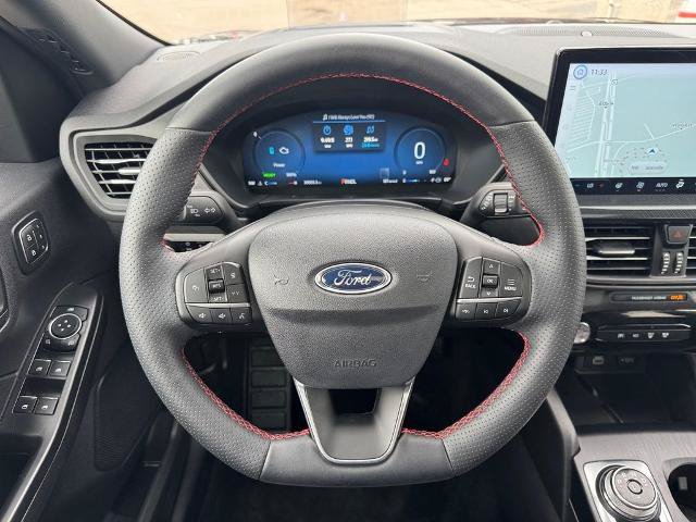 Certified 2025 Ford Escape ST-Line Elite w/ Premium Technology Package AWD/4WD image 13