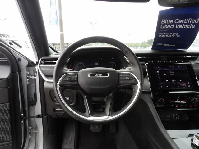 Used 2023 Jeep Grand Cherokee Altitude AWD/4WD image 21