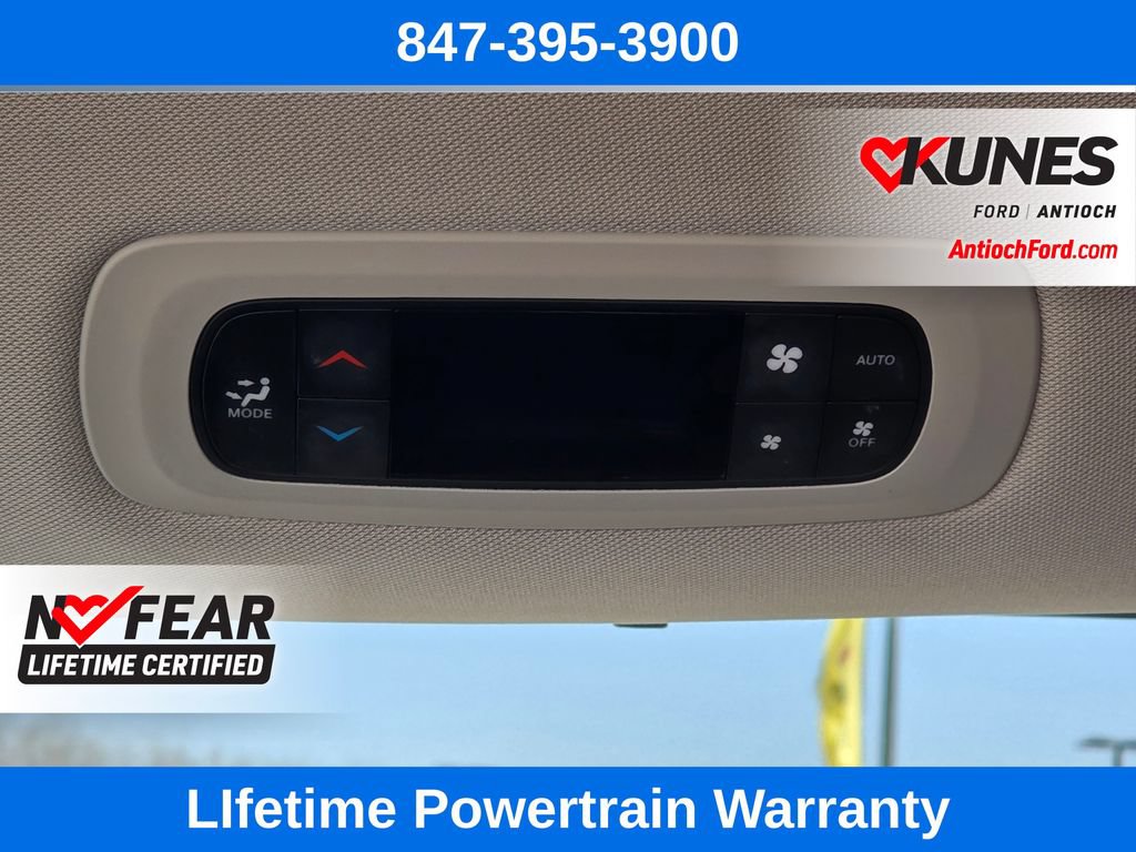 Used 2024 Chrysler Pacifica Touring-L FWD image 38