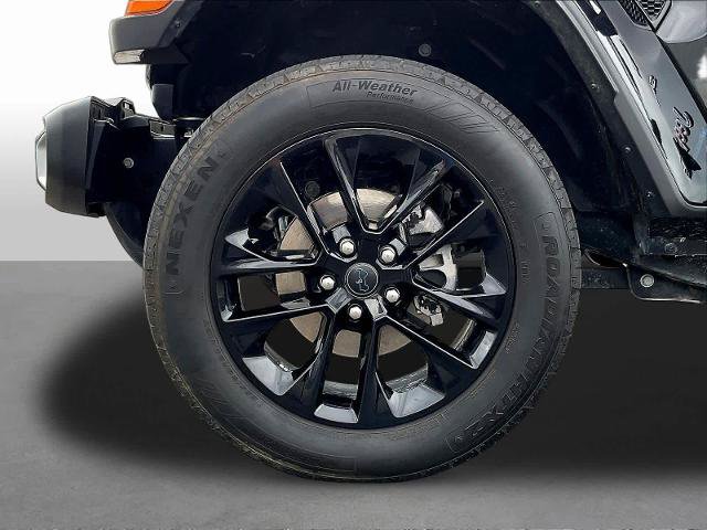 Used 2024 Jeep Wrangler Unlimited Sahara AWD/4WD image 35