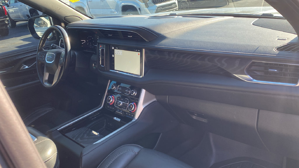 Used 2022 GMC Yukon XL Denali w/ Advanced Technology Package RWD image 11