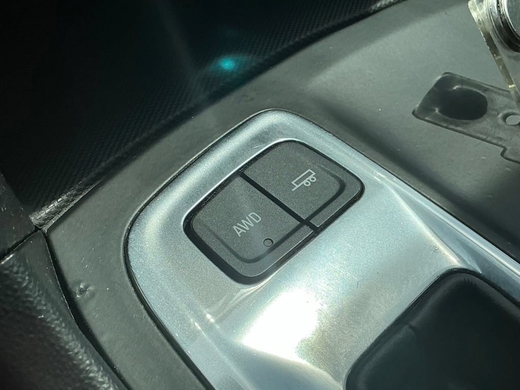 Used 2019 Chevrolet Equinox LT AWD/4WD image 39