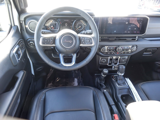 Used 2026 Jeep Wrangler Unlimited Sahara AWD/4WD image 13