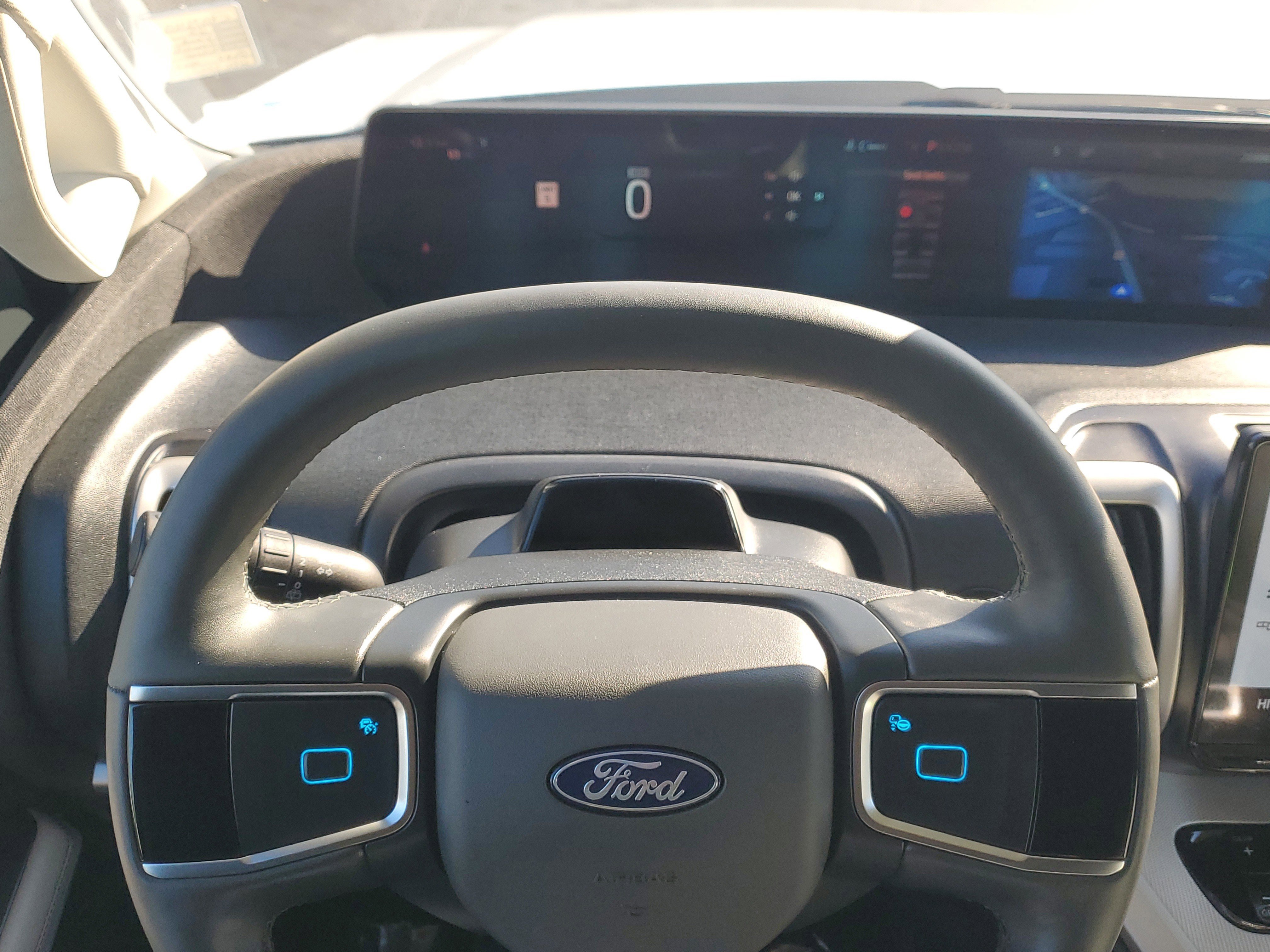 Certified 2025 Ford Expedition Active image 25