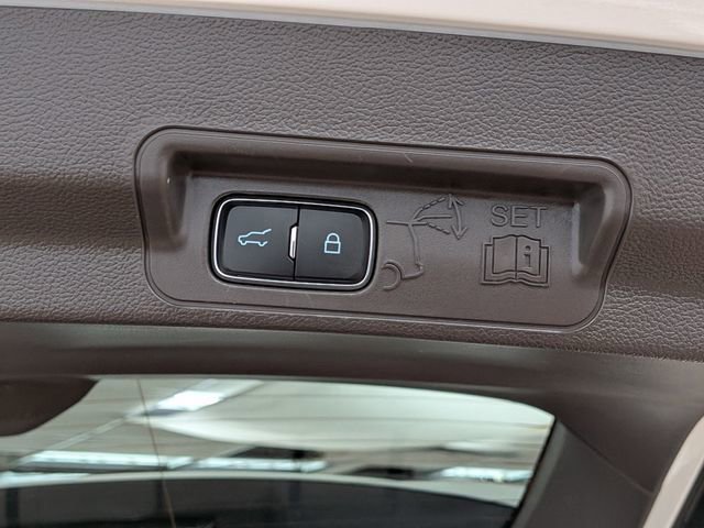 Certified 2023 Ford Explorer Platinum w/ Technology Package image 24