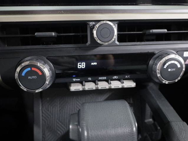 Used 2025 Toyota Tacoma TRD Off-Road image 23