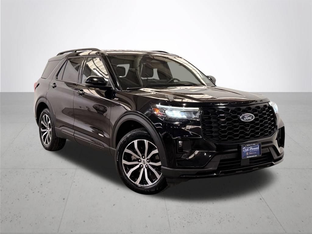 Certified 2025 Ford Explorer ST-Line AWD/4WD image 8