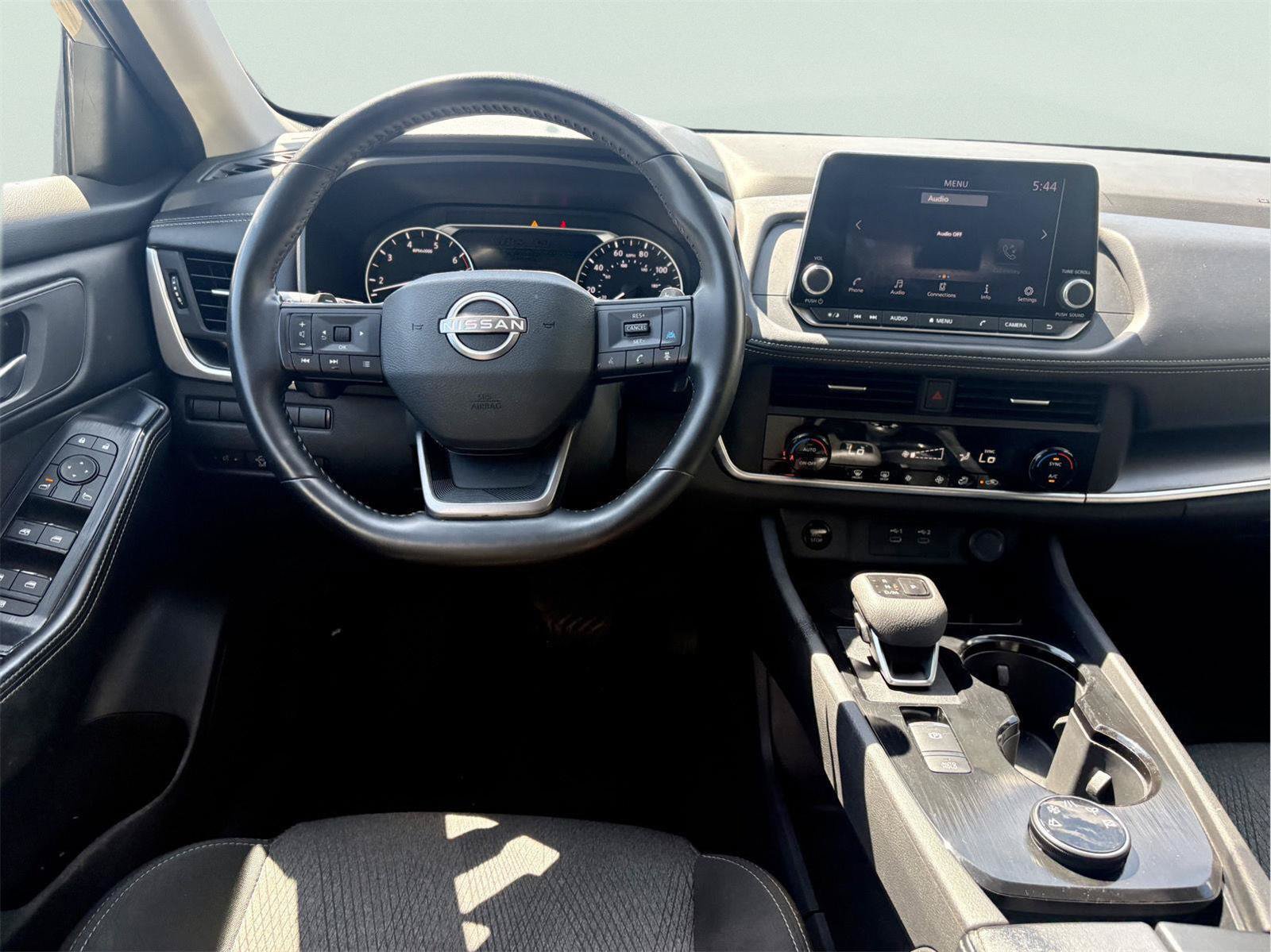 Used 2025 Nissan Rogue SV AWD/4WD image 13