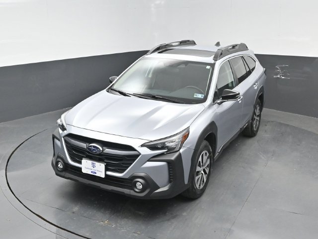 Used 2025 Subaru Outback Premium AWD/4WD image 19